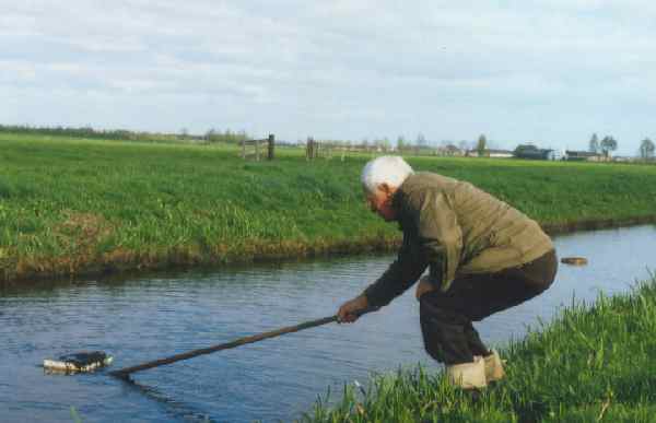 Het plaatsen van de vlotjes
